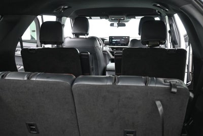 2025 Ford Explorer ST-Line 4WD
