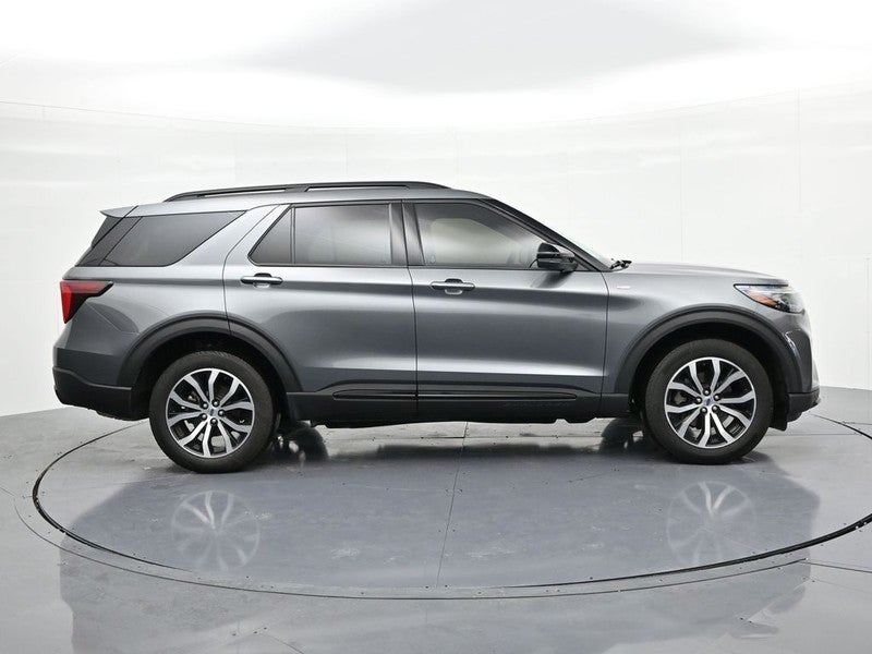 2025 Ford Explorer ST-Line 4WD
