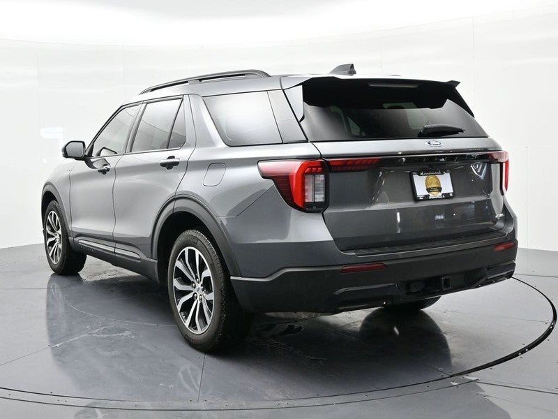 2025 Ford Explorer ST-Line 4WD