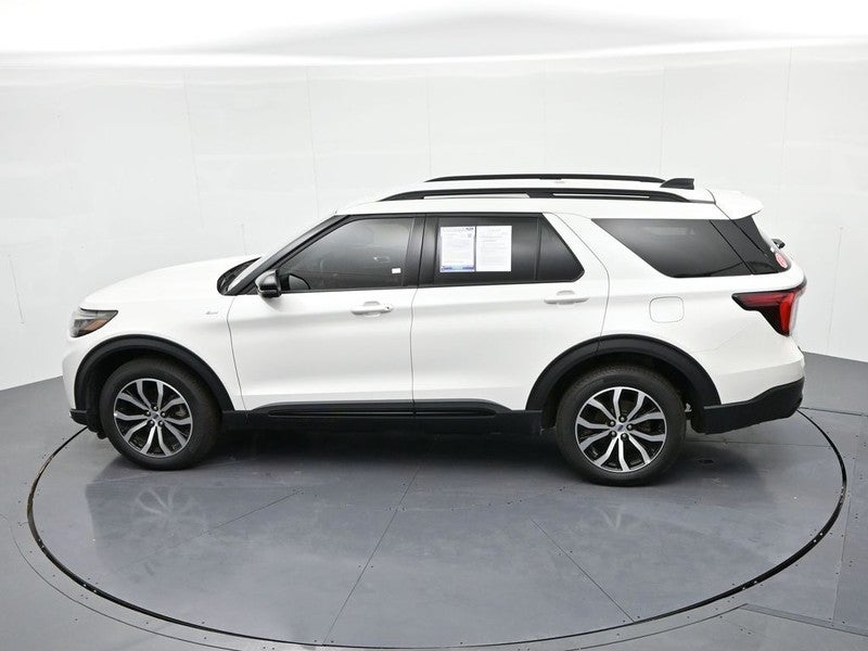 2025 Ford Explorer ST-Line 4WD