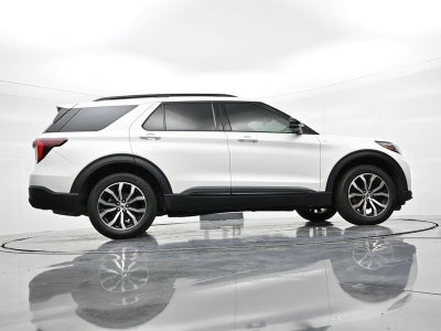 2025 Ford Explorer ST-Line 4WD