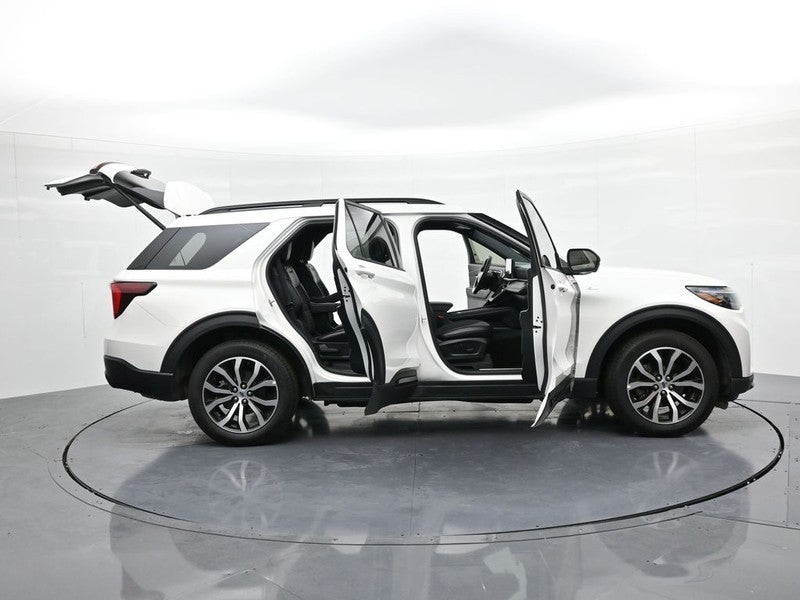 2025 Ford Explorer ST-Line 4WD