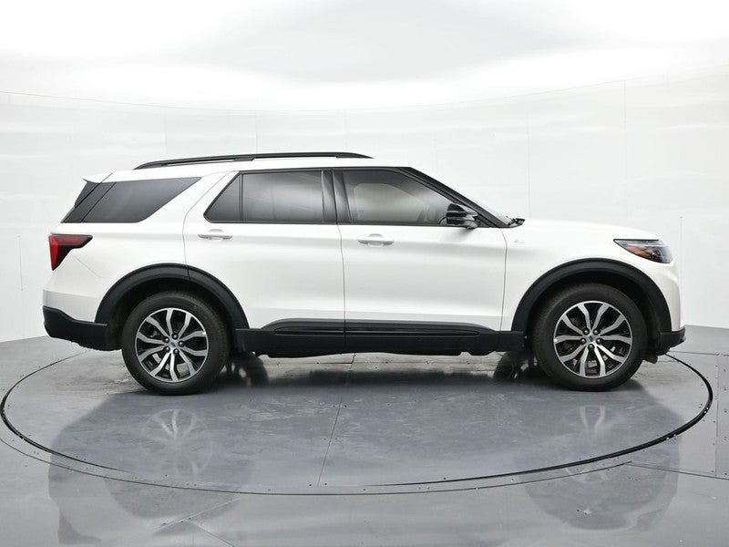 2025 Ford Explorer ST-Line 4WD