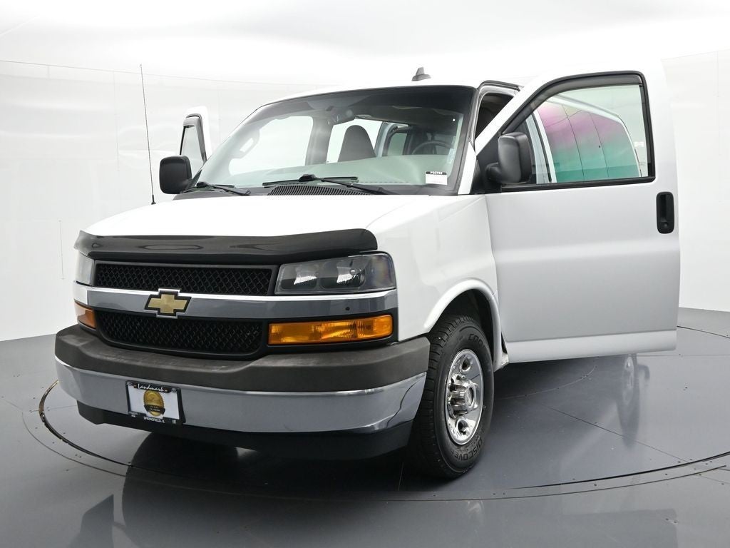 2018 Chevrolet Express Passenger RWD 3500 135" LT