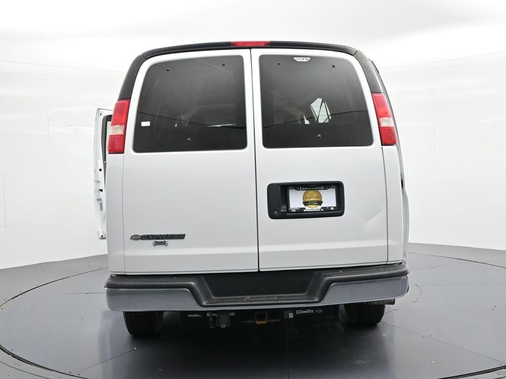 2018 Chevrolet Express Passenger RWD 3500 135" LT