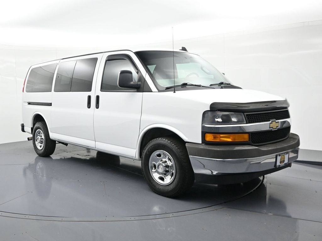 2018 Chevrolet Express Passenger RWD 3500 135" LT