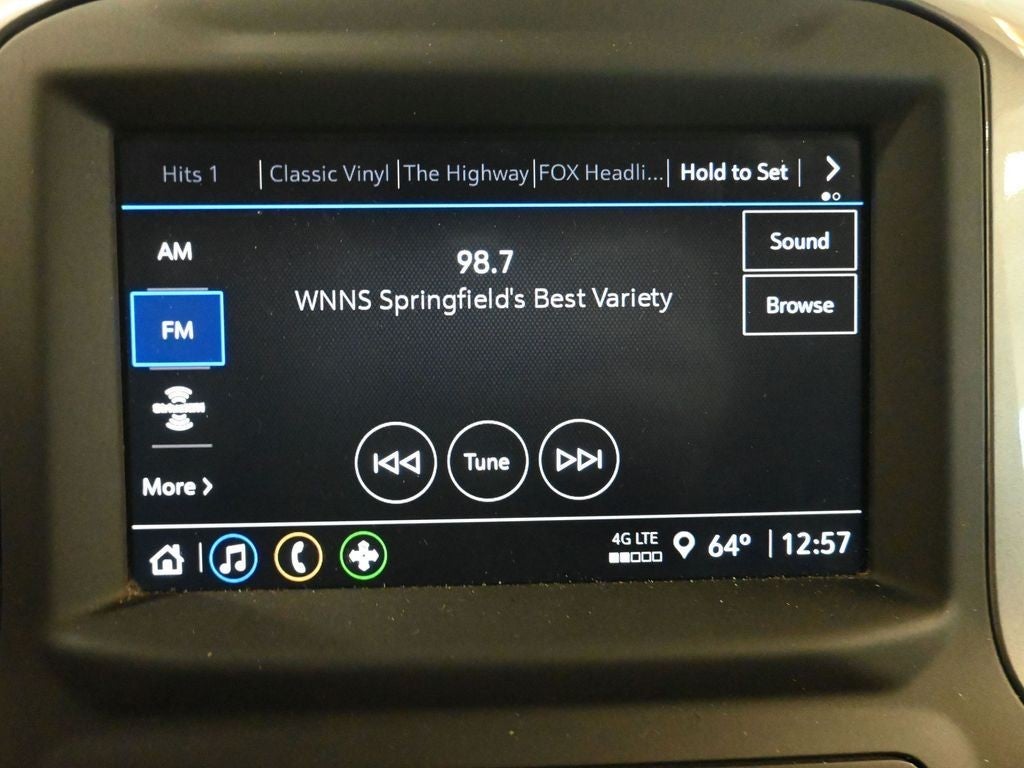 2022 Chevrolet Silverado 1500 4WD Crew Cab 147" Custom