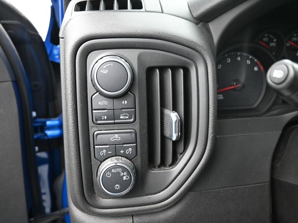 2022 Chevrolet Silverado 1500 4WD Crew Cab 147" Custom