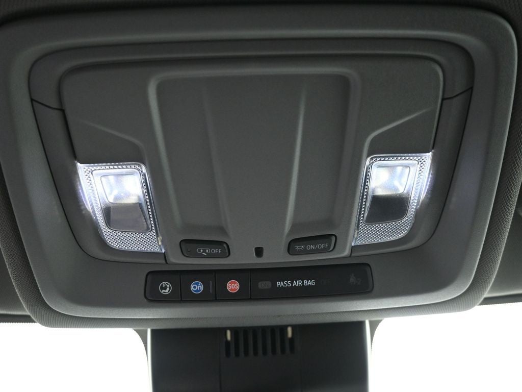 2022 Chevrolet Silverado 1500 4WD Crew Cab 147" Custom