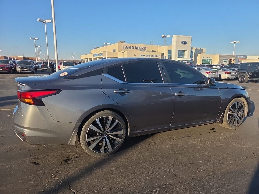 2021 Nissan Altima 2.0 SR Sedan
