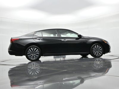 2024 Nissan Altima 2.5 SV Sedan