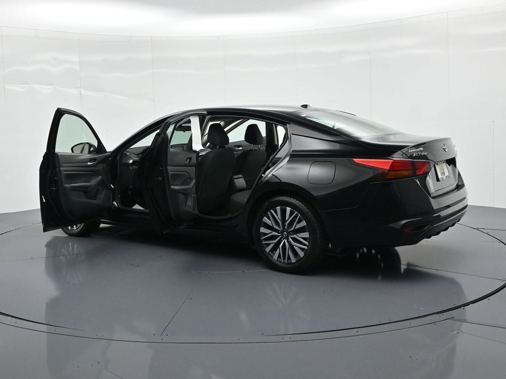2024 Nissan Altima 2.5 SV Sedan