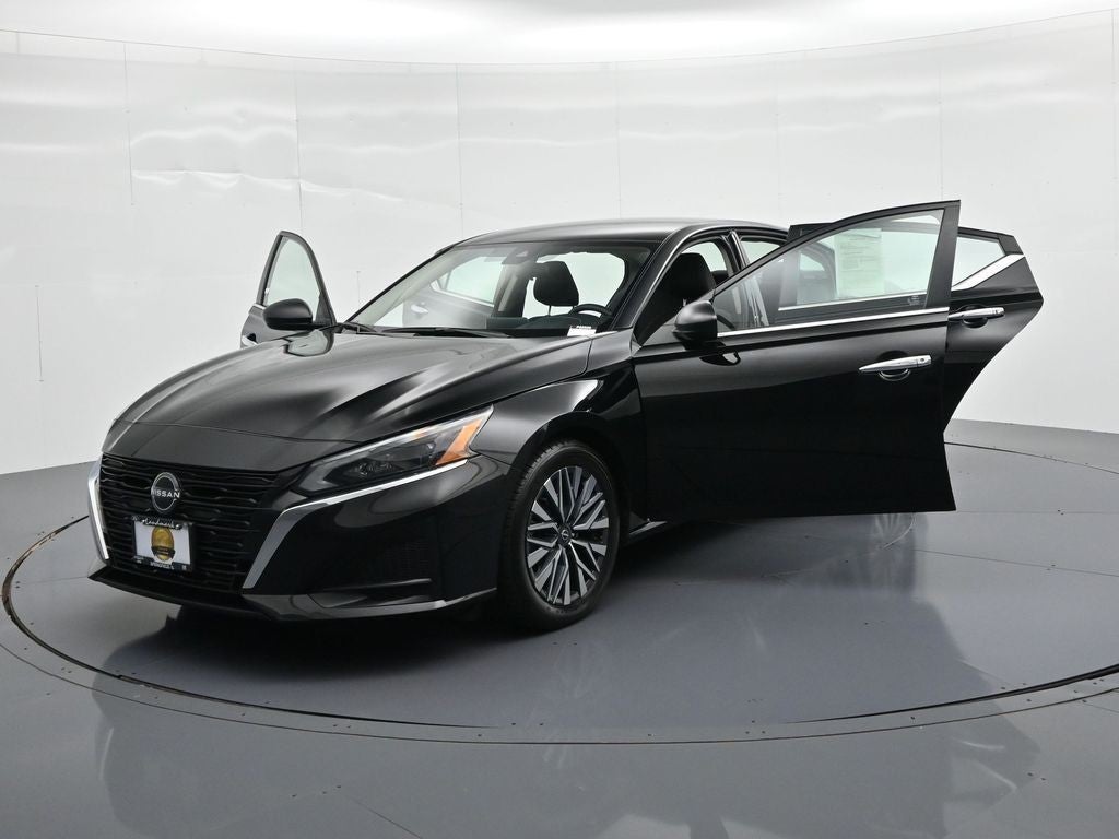 2024 Nissan Altima 2.5 SV Sedan