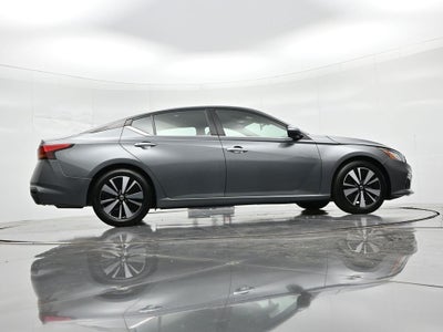 2022 Nissan Altima 2.5 SV Sedan