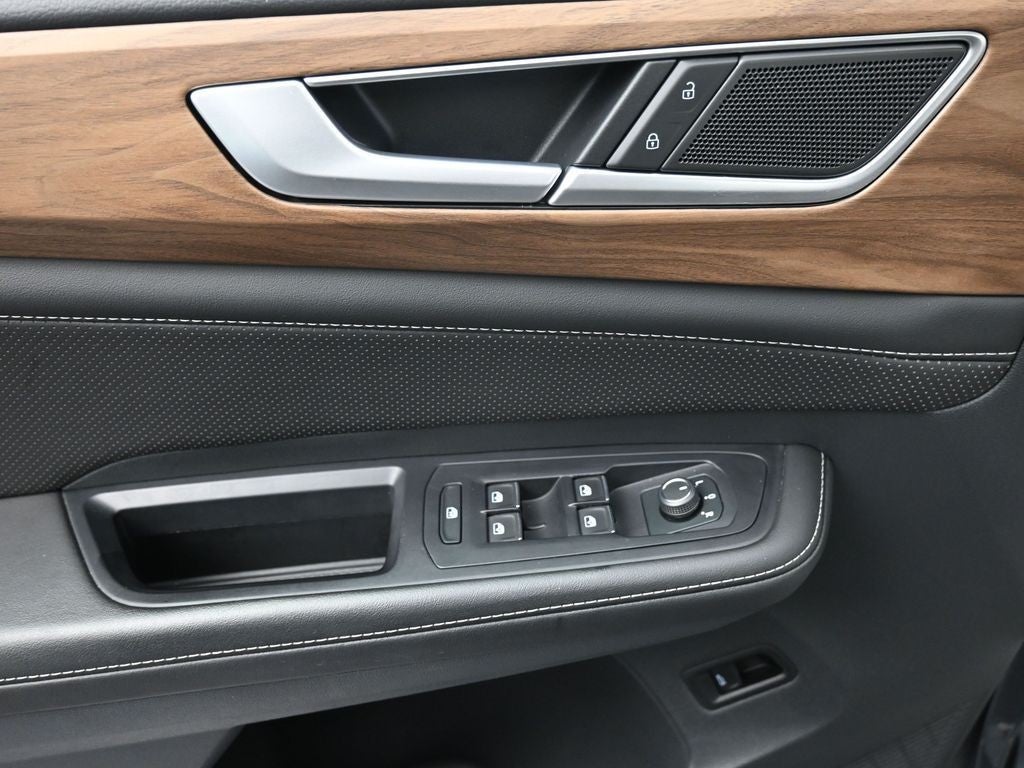 2025 Volkswagen Atlas 2.0T SE w/Technology FWD