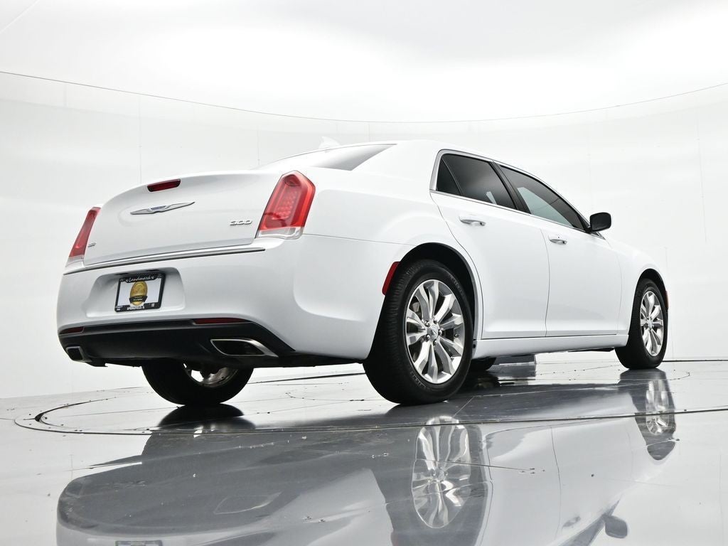 2022 Chrysler 300 Touring AWD