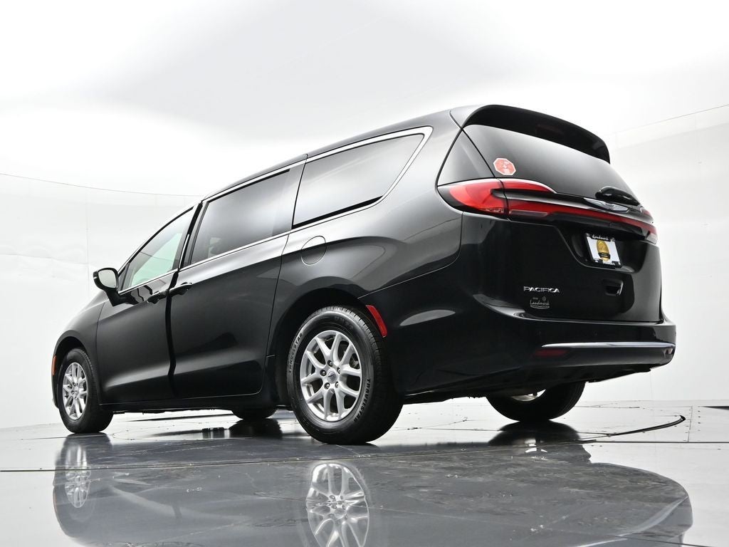 2023 Chrysler Pacifica Touring L FWD