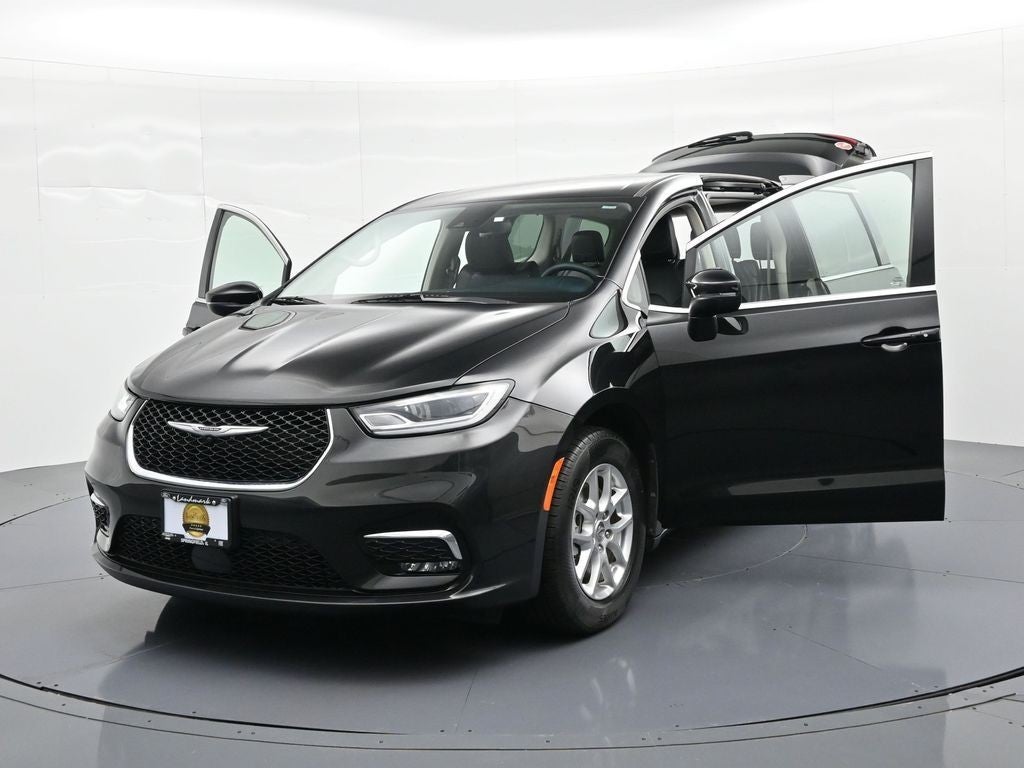 2023 Chrysler Pacifica Touring L FWD
