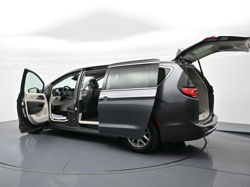 2023 Chrysler Pacifica Touring L FWD