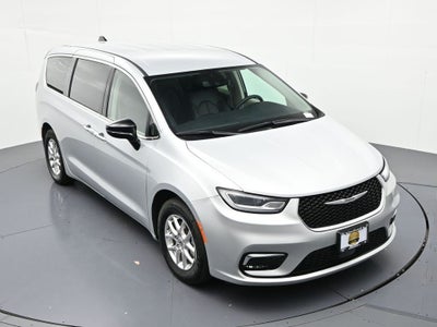 2024 Chrysler Pacifica Touring L FWD