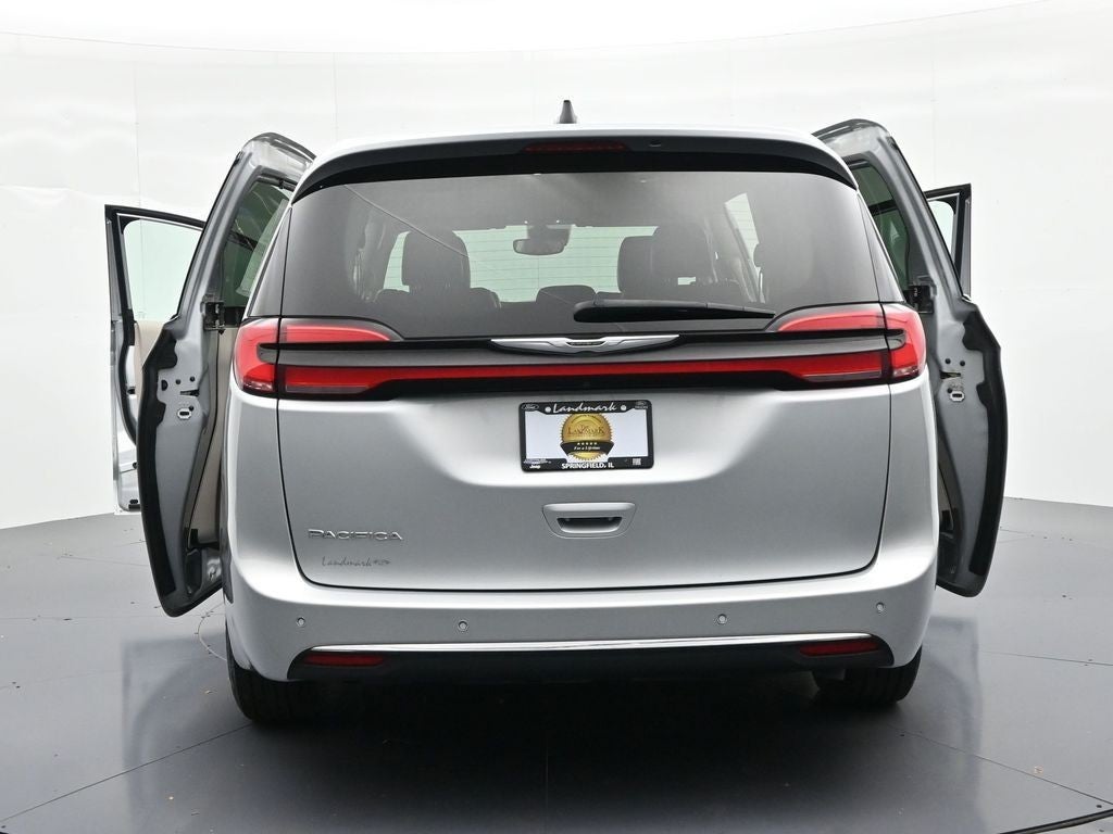 2024 Chrysler Pacifica Touring L FWD