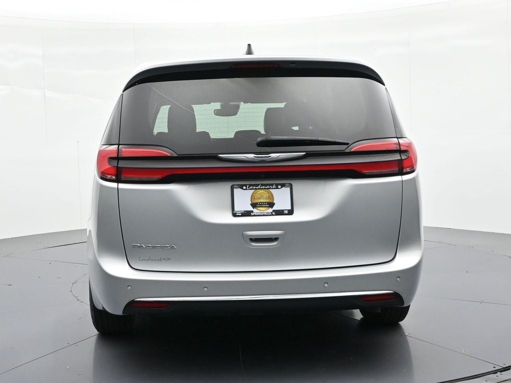 2024 Chrysler Pacifica Touring L FWD