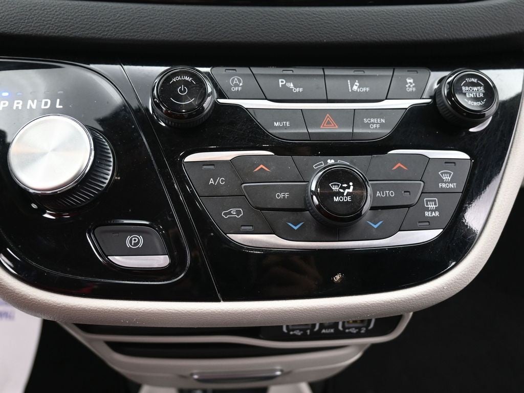 2024 Chrysler Pacifica Touring L FWD