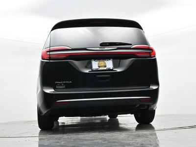 2024 Chrysler Pacifica Touring L FWD