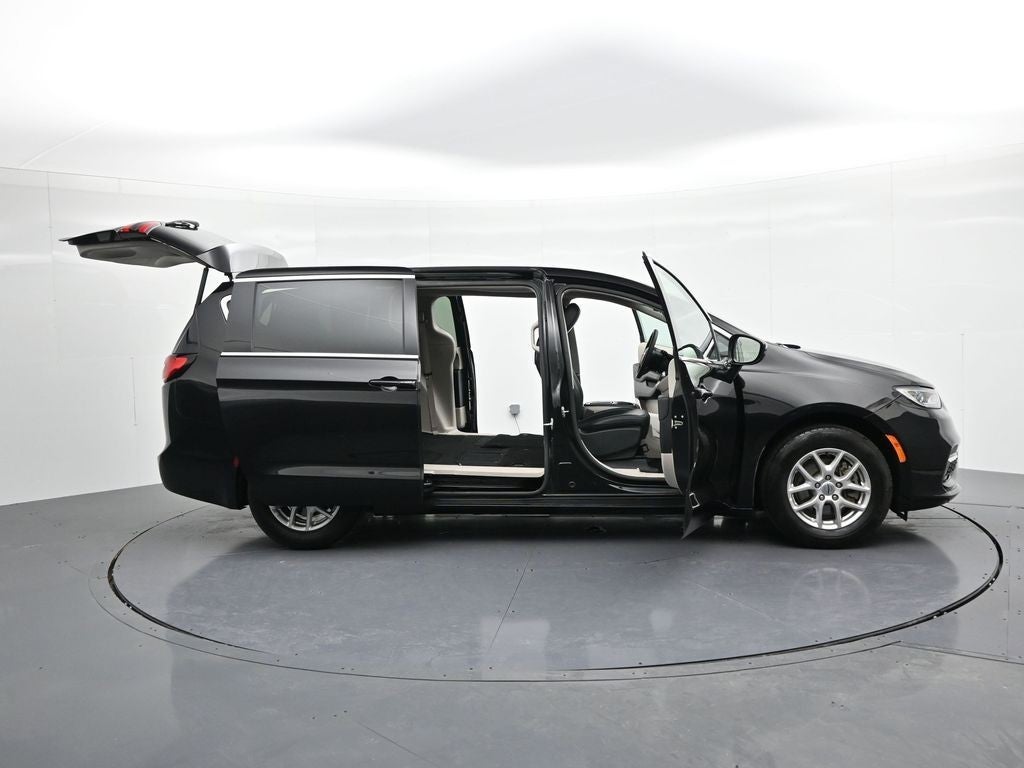 2024 Chrysler Pacifica Touring L FWD