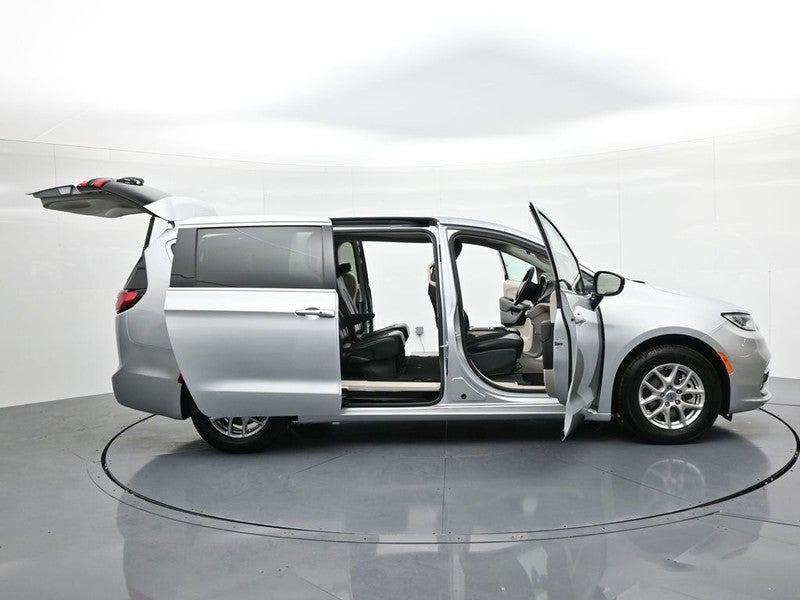 2024 Chrysler Pacifica Touring L FWD