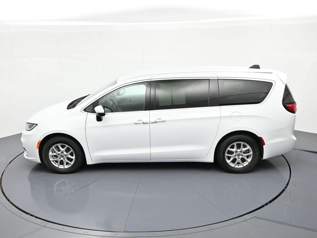 2023 Chrysler Pacifica Touring L FWD
