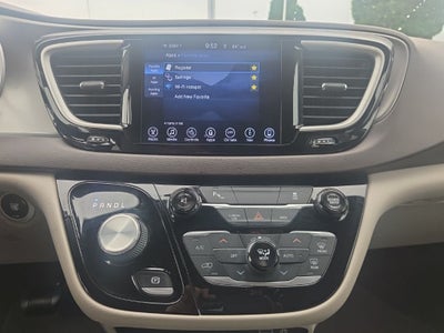 2017 Chrysler Pacifica Touring L