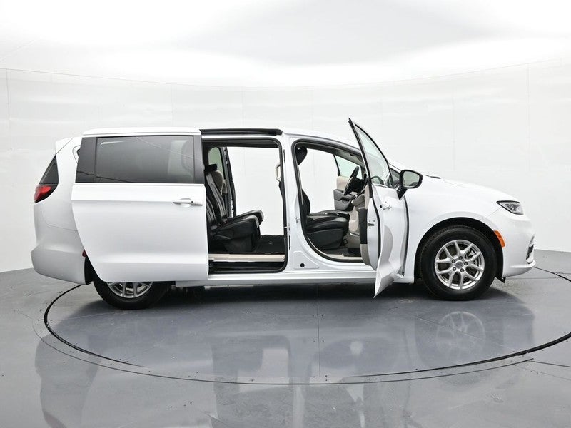 2024 Chrysler Pacifica Touring L FWD