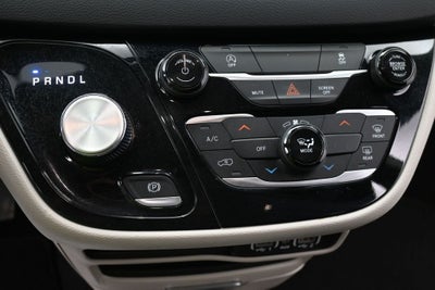 2023 Chrysler Voyager LX FWD