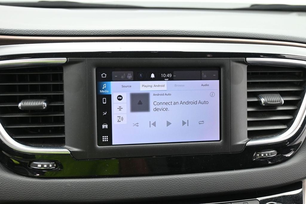 2023 Chrysler Voyager LX FWD