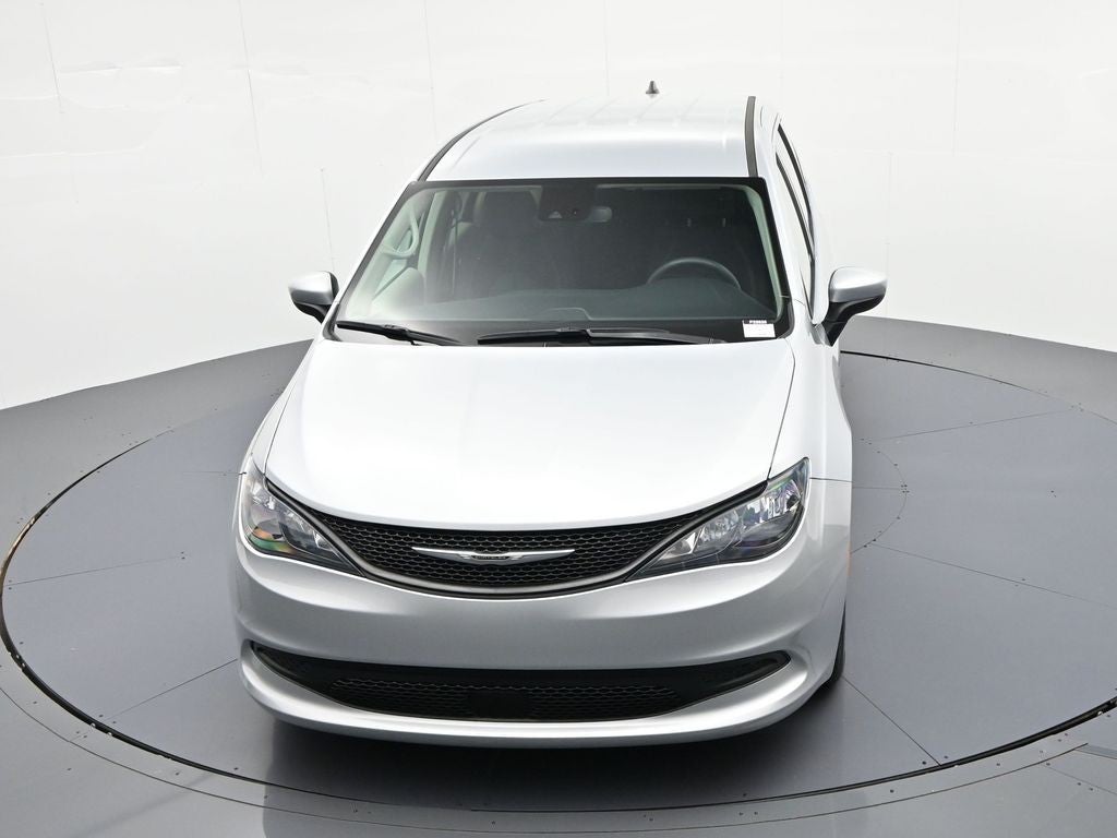 2023 Chrysler Voyager LX FWD