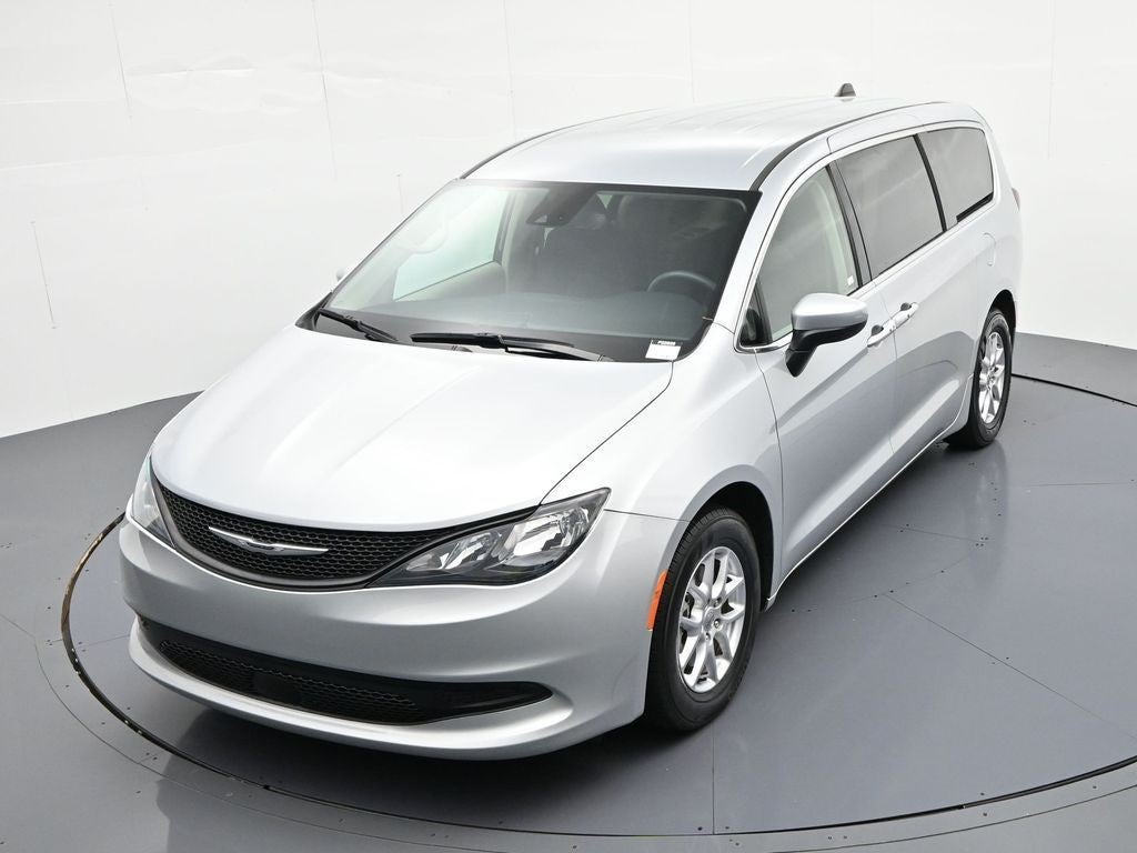 2023 Chrysler Voyager LX FWD