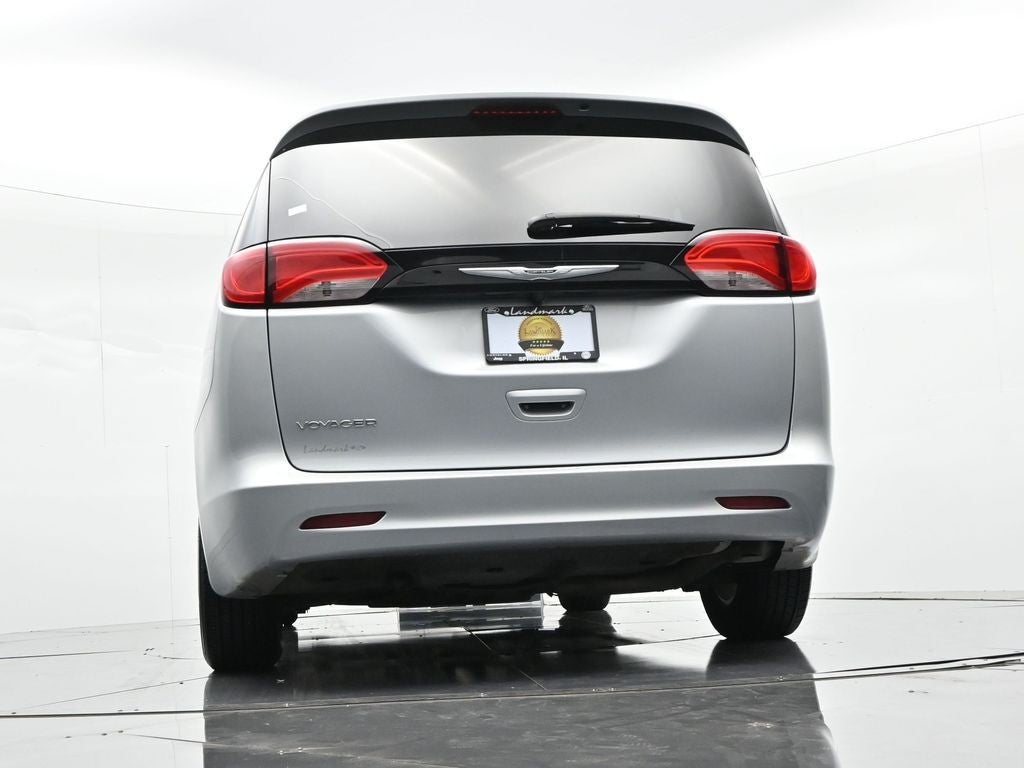 2023 Chrysler Voyager LX FWD