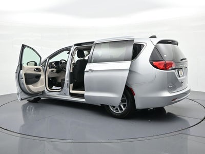 2023 Chrysler Voyager LX FWD