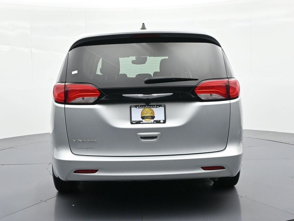2023 Chrysler Voyager LX FWD