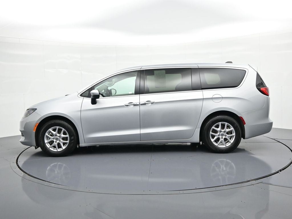 2023 Chrysler Voyager LX FWD