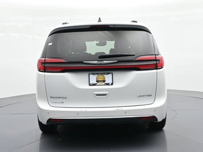 2023 Chrysler Pacifica Limited FWD