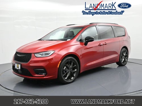 2025 Chrysler Pacifica Limited FWD