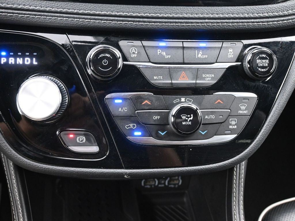 2025 Chrysler Pacifica Limited FWD