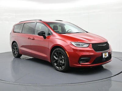 2025 Chrysler Pacifica Limited FWD