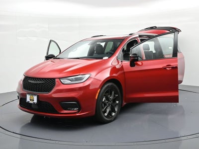 2025 Chrysler Pacifica Limited FWD