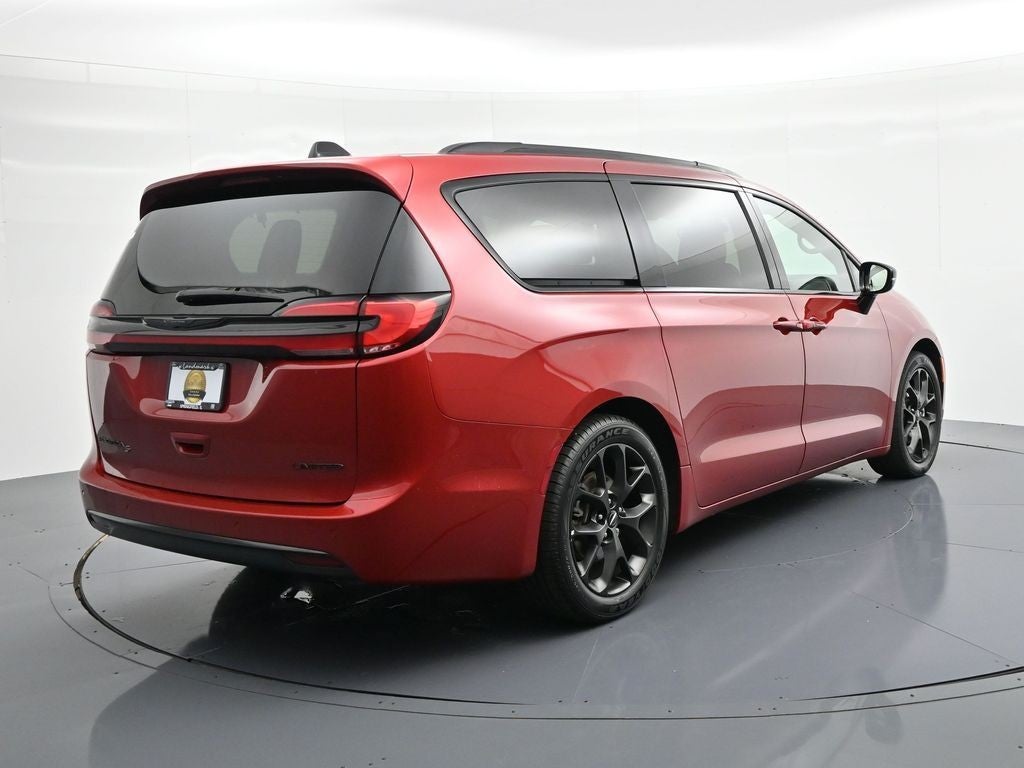 2025 Chrysler Pacifica Limited FWD