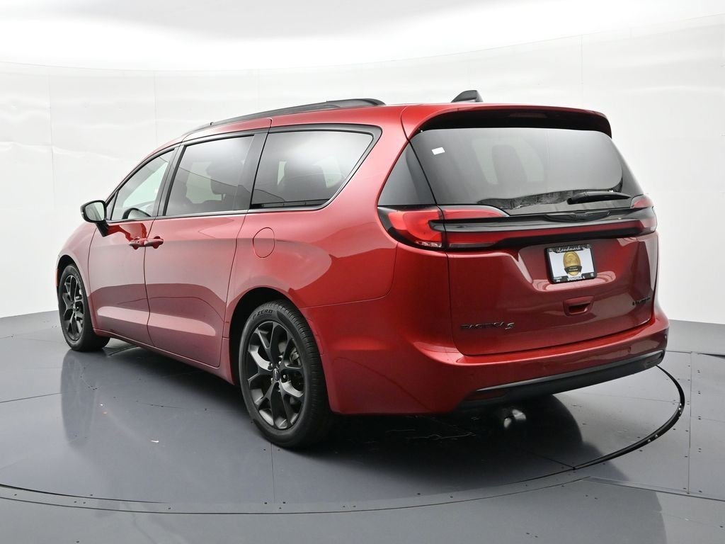 2025 Chrysler Pacifica Limited FWD