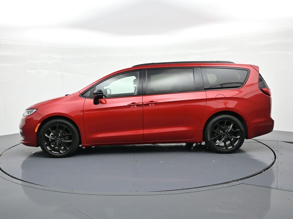 2025 Chrysler Pacifica Limited FWD
