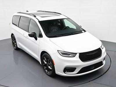 2025 Chrysler Pacifica Limited FWD